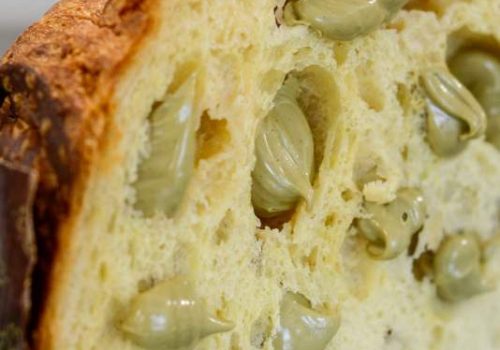Panettone artigianale con farcitura al pistacchio